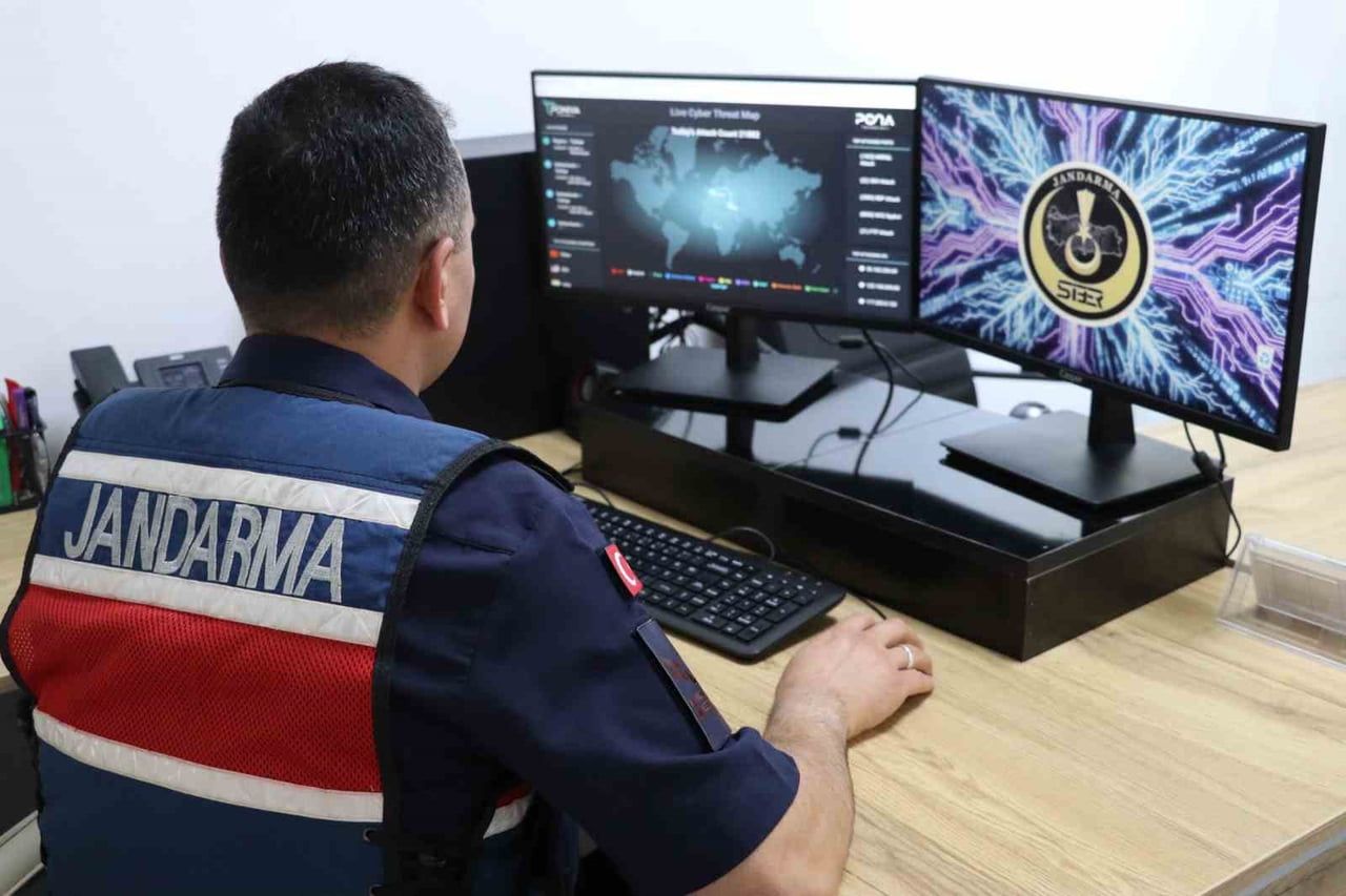 GAZİANTEP'TE SİBER DOLANDIRICILIK YÖNTEMİYLE 42 VATANDAŞI 1 MİLYON 534 BİN 984 TL DOLANDIRDIĞI...