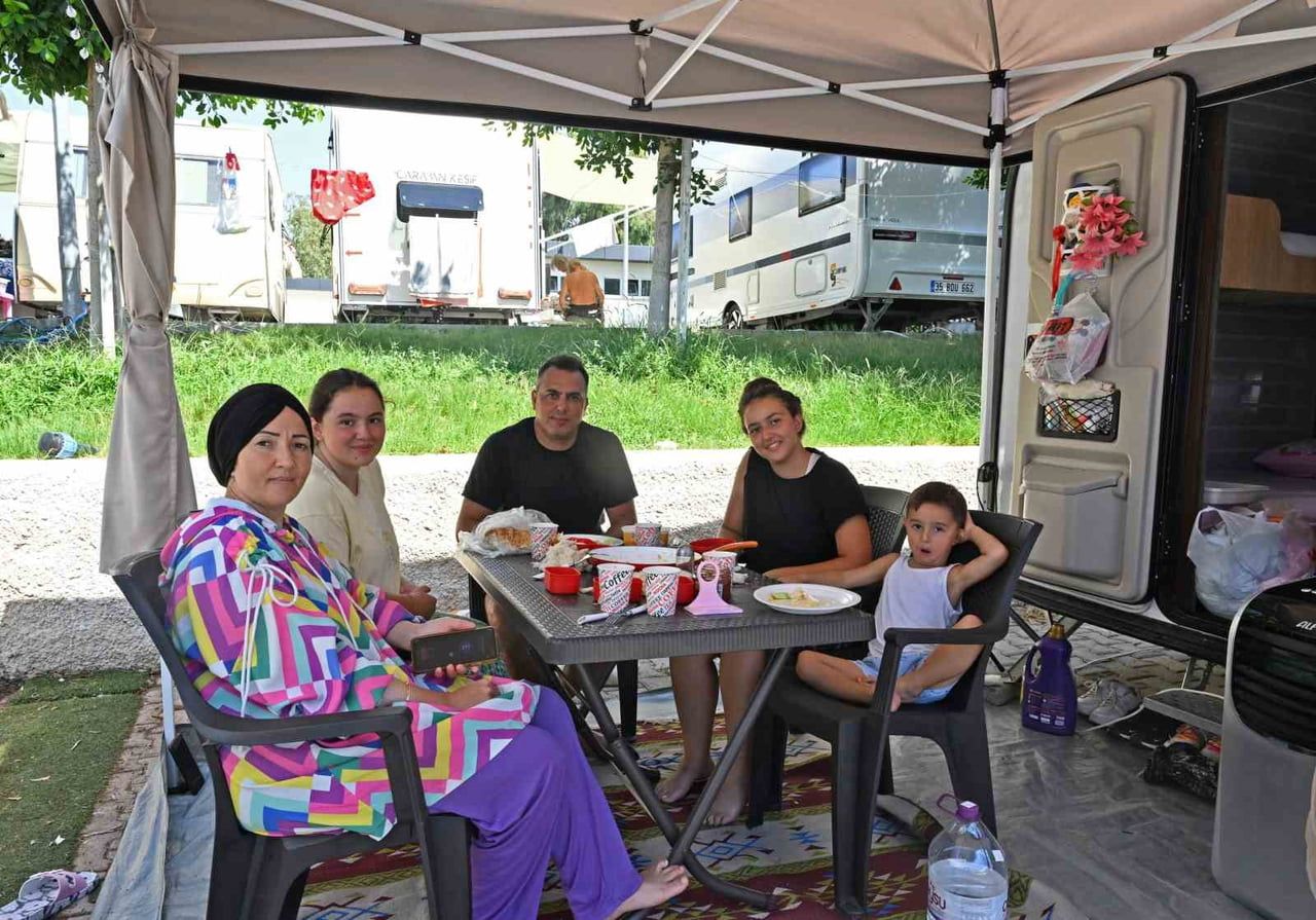 ZİYARETÇİLER, KARAVAN PARK'IN DÜNYA STANDARTLARINDA, ÖRNEK GÖSTERİLECEK BİR HİZMET VERDİĞİNİ...