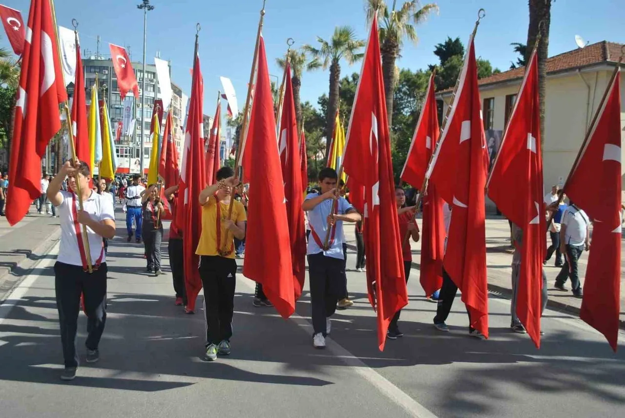 19 MAYIS ATATÜRK’Ü ANMA, GENÇLİK VE SPOR BAYRAMI’NI İÇİNE ALAN GENÇLİK HAFTASI BAŞLIYOR....