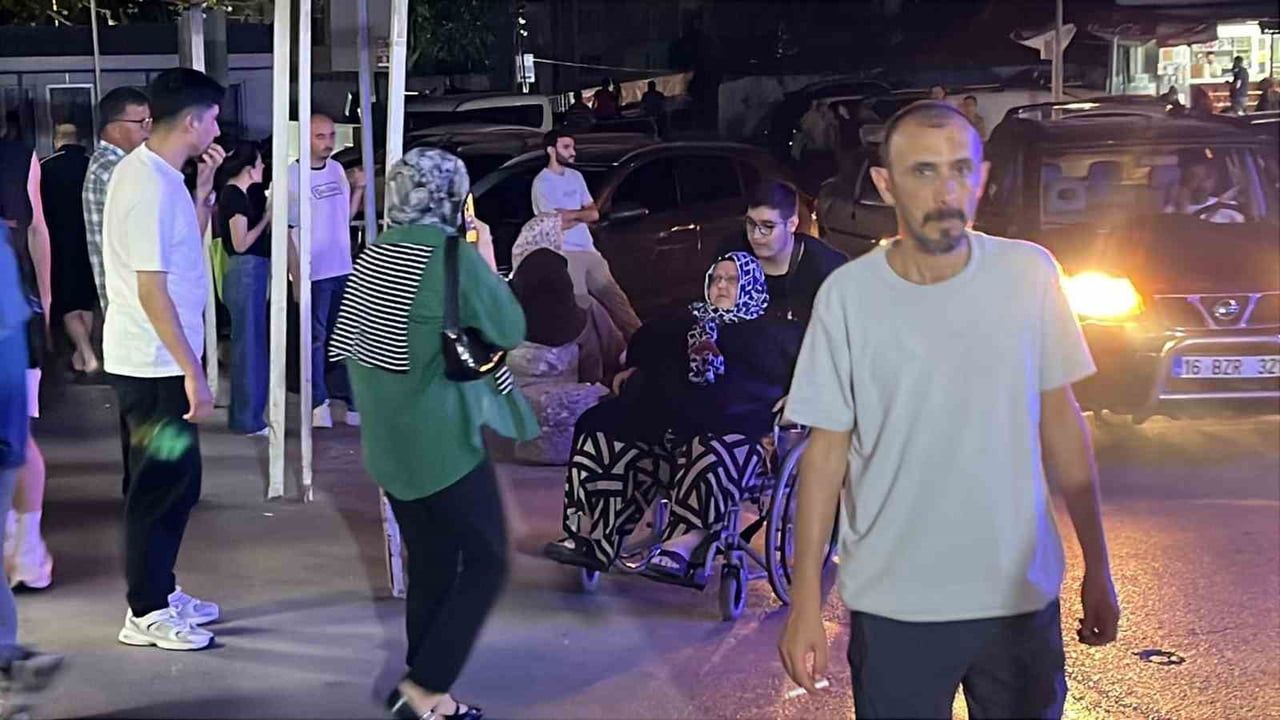 BURSA'DAKİ DÜĞÜN YEMEĞİNDEN ETKİLENEN 367 KİŞİ HASTANELERE BAŞVURDU, 23 KİŞİNİN TEDAVİSİ SÜRÜYOR...