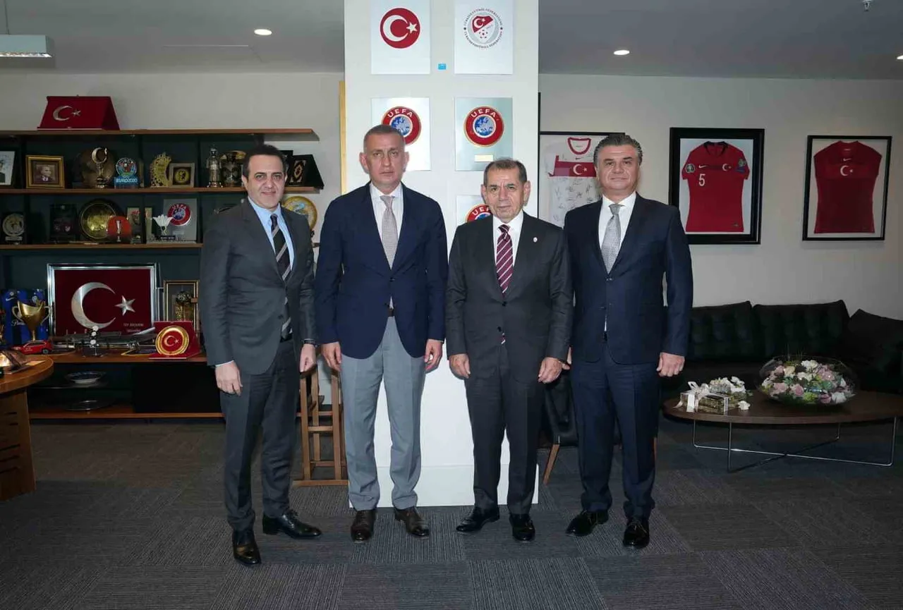 GALATASARAY KULÜBÜ BAŞKANI DURSUN ÖZBEK, TÜRKİYE FUTBOL FEDERASYONU (TFF) BAŞKANI İBRAHİM ETHEM...