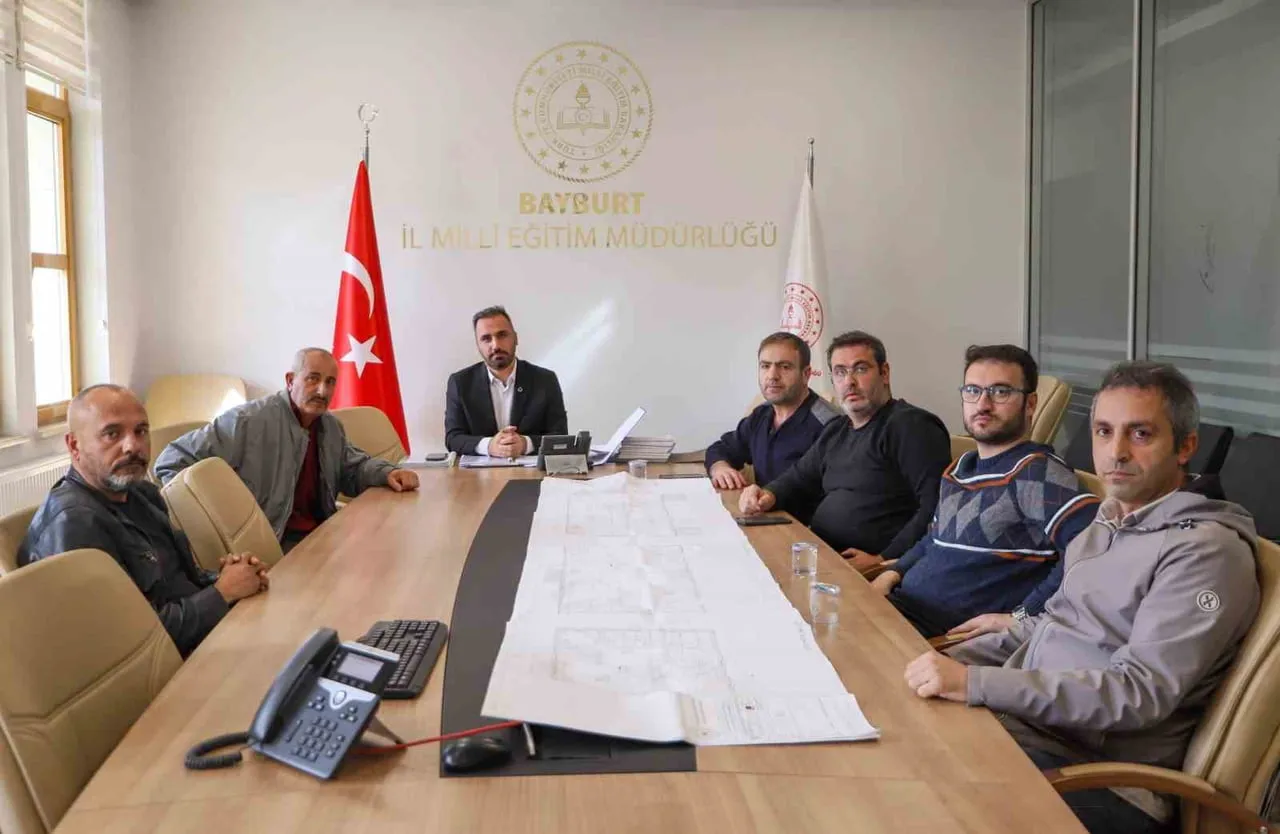 ÖĞRENCİ YURDUNUN GÜÇLENDİRME PROJESİ İÇİN TEKNİK TOPLANTI YAPILDI