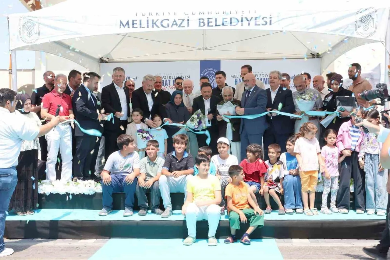 MELİKGAZİ BELEDİYESİ; SELÇUKLU MAHALLESİ'NDE YAPIMINI TAMAMLADIĞI, GELENEKSEL MİMARİ YAPISIYLA...