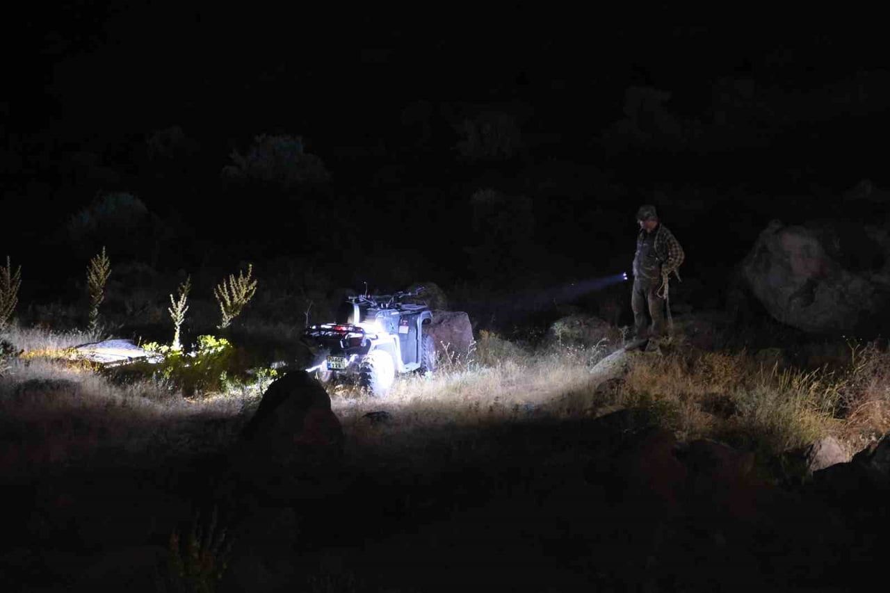 KARAMAN'DA UÇURUMA YUVARLANAN ATV'NİN SÜRÜCÜSÜ OLAY YERİNDE HAYATINI KAYBEDERKEN, 2'Sİ ÇOCUK 3...