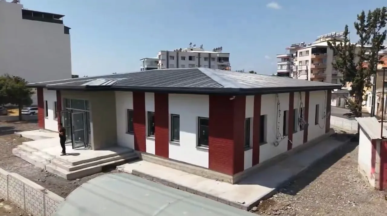 HATAY VALİSİ MUSTAFA MASATLI, DÖRTYOL İLÇESİNDE YAPIMI DEVAM EDEN SAĞLIK MERKEZLERİNDE...