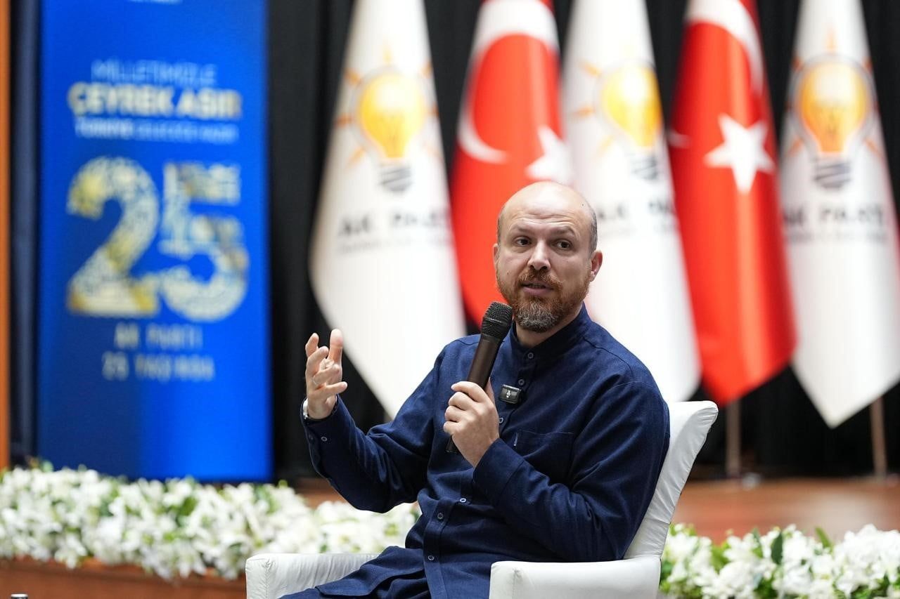 DÜNYA ETNOSPOR BİRLİĞİ BAŞKANI NECMEDDİN BİLAL ERDOĞAN, 2027 İSPANYA SÜPER KUPASI’NIN İSTANBUL’A...