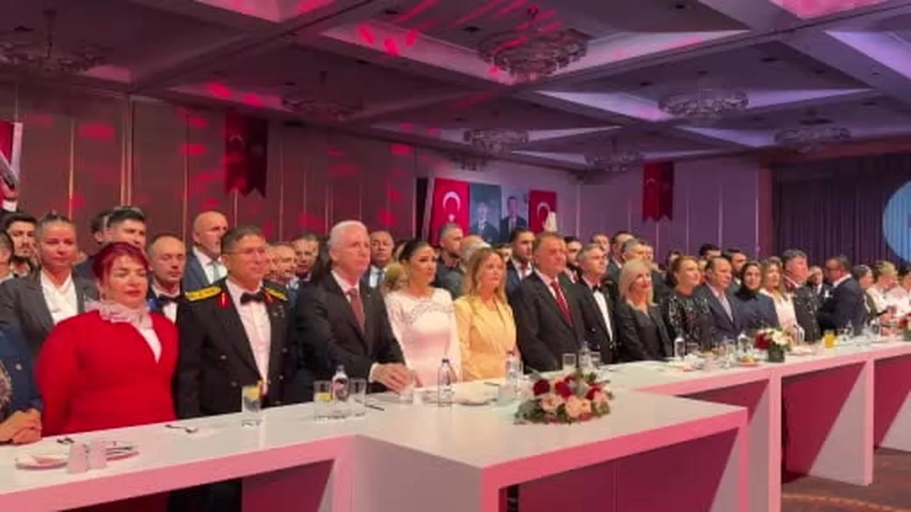 Vali Gül: "103 yıl önce aziz milletimiz; kendisini tarihten silmek isteyen emperyalizmin asırlık...