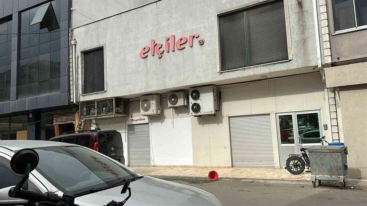 SAKARYA'NIN SERDİVAN İLÇESİNDE FAALİYET GÖSTEREN BİR ET FİRMASININ DANA SUCUĞUNDA DOMUZ ETİ TESPİT...
