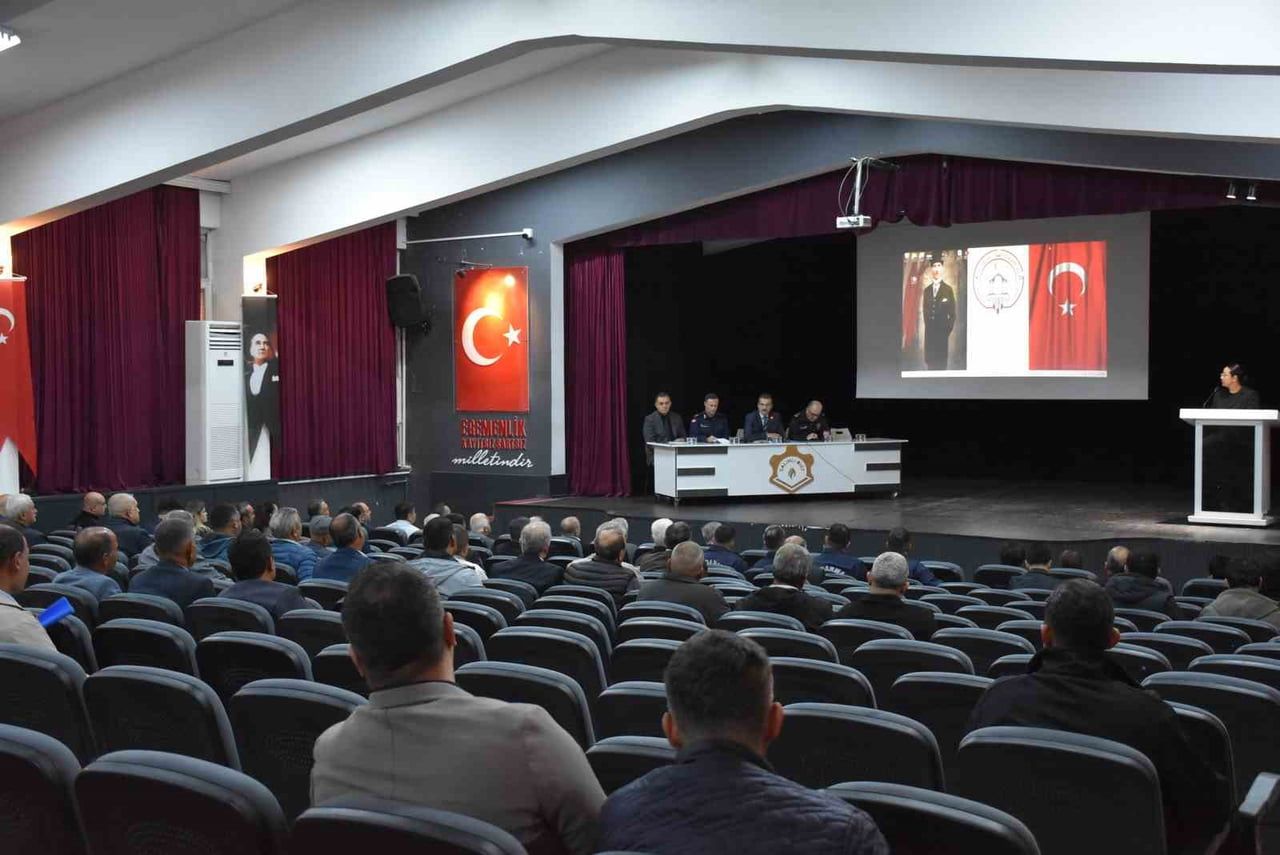 MANİSA’NIN SALİHLİ İLÇE KAYMAKAMI ALİ GÜLDOĞAN BAŞKANLIĞINDA DÜZENLENEN EKİM AYI MUHTARLAR...