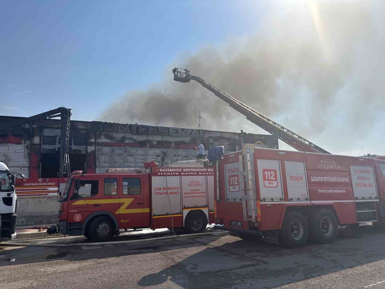 GAZİANTEP'İN ŞEHİTKAMİL İLÇESİNDE BULUNAN 5. ORGANİZE SANAYİ BÖLGESİ'NDEKİ GÜNTEKS ELYAF...