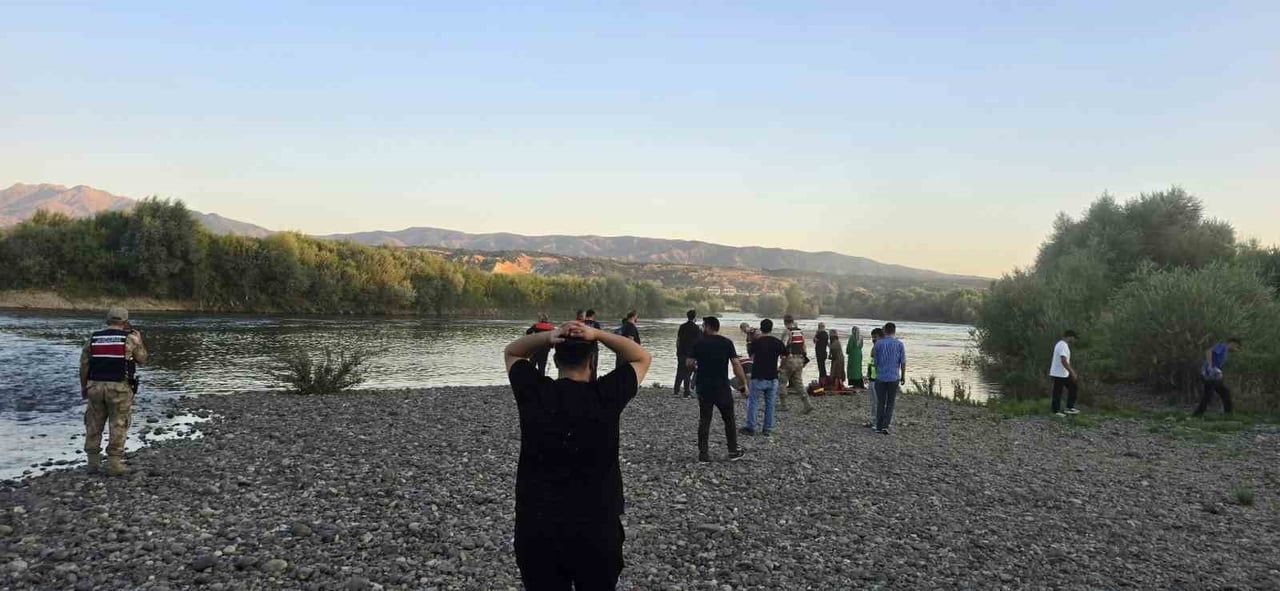 BİNGÖL’DE İKİ KARDEŞ BOĞULMA TEHLİKESİ GEÇİRDİ: 1 KİŞİ KAYIP