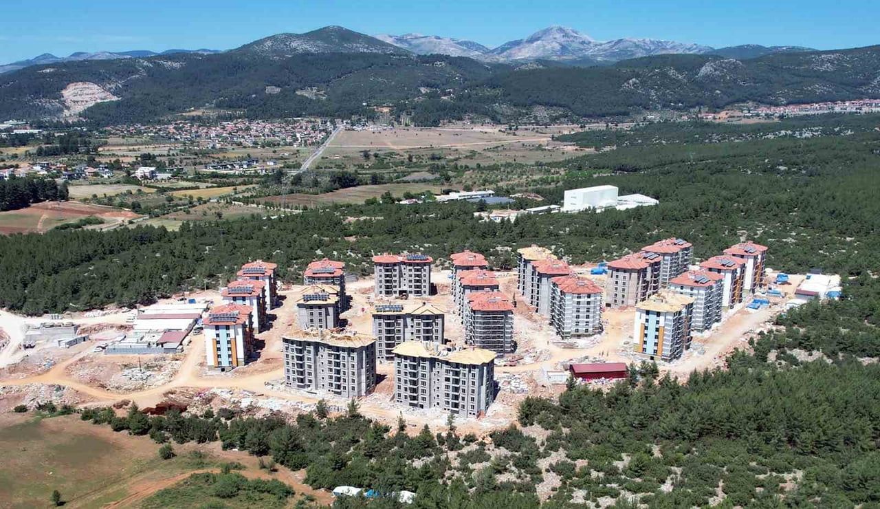 MUĞLA'DA HAZİRAN AYINDA BİN 723 KONUT SATILIRKEN, YABANCILARA YAPILAN KONUT SATIŞLARINDA İLK...
