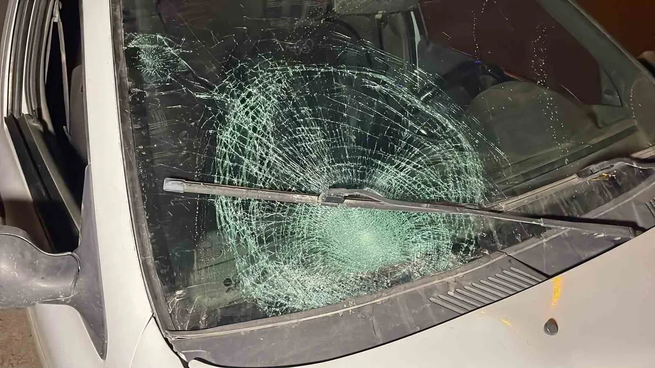 KARAMAN'DA OTOMOBİLİN MOTOSİKLETE ARKADAN ÇARPMASI SONUCU MEYDANA GELEN KAZADA MOTOSİKLET SÜRÜCÜSÜ...
