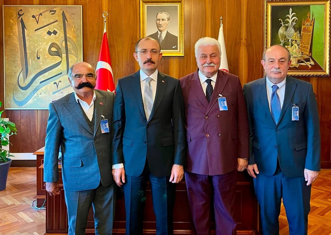 KARADENİZBİRLİK YÖNETİM KURULU BAŞKANI NECMETTİN METİN (SAĞDAN 2'NCİ SIRA), YÖNETİM KURULU ÜYESİ...
