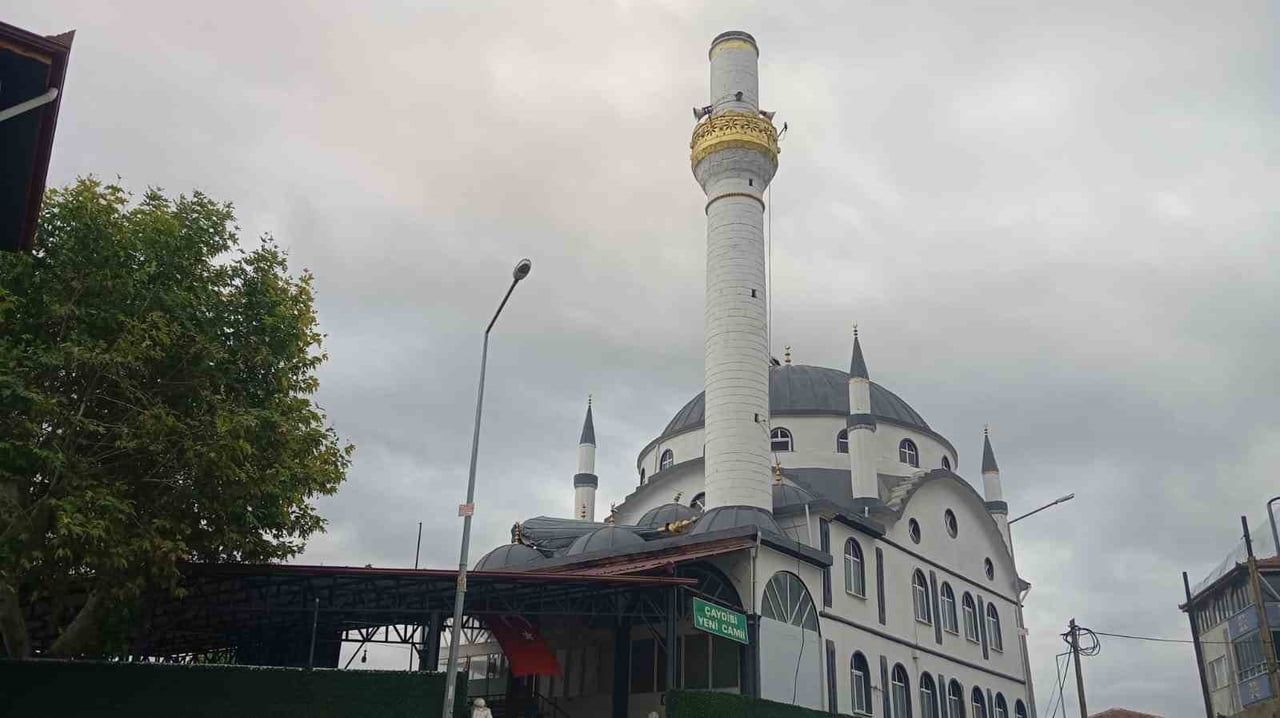 AMASYA'NIN TAŞOVA İLÇESİNDE ETKİLİ OLAN ŞİDDETLİ FIRTINA VE DOLU, ÇOK SAYIDA EV VE TARIM ALANINDA...