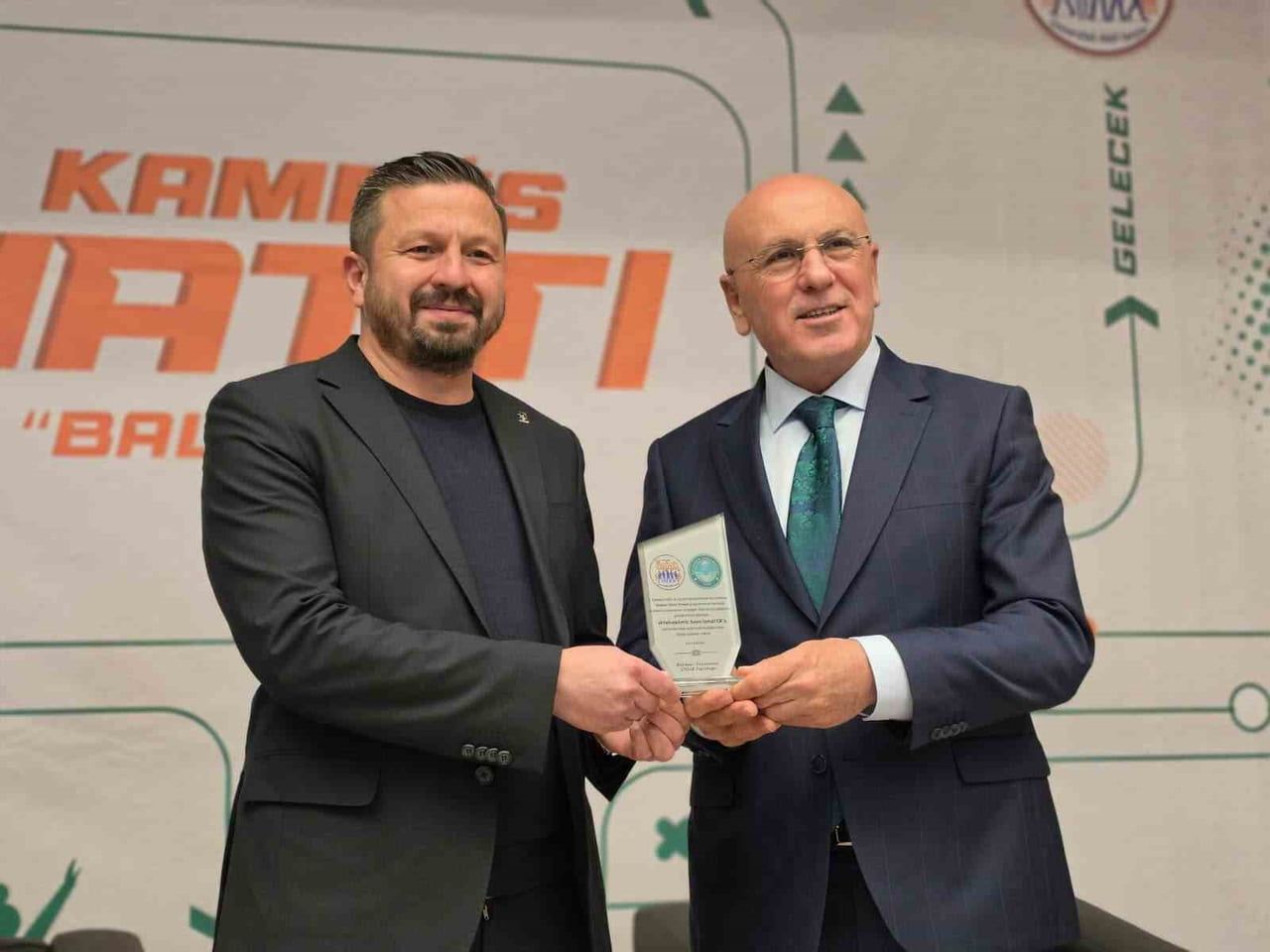 BALIKESİR ÜNİVERSİTESİNDE TÜRKİYE YÜZYILI ZİRVESİ DÜZENLENDİ MEHMET AYDEMİR-İSMAİL OK