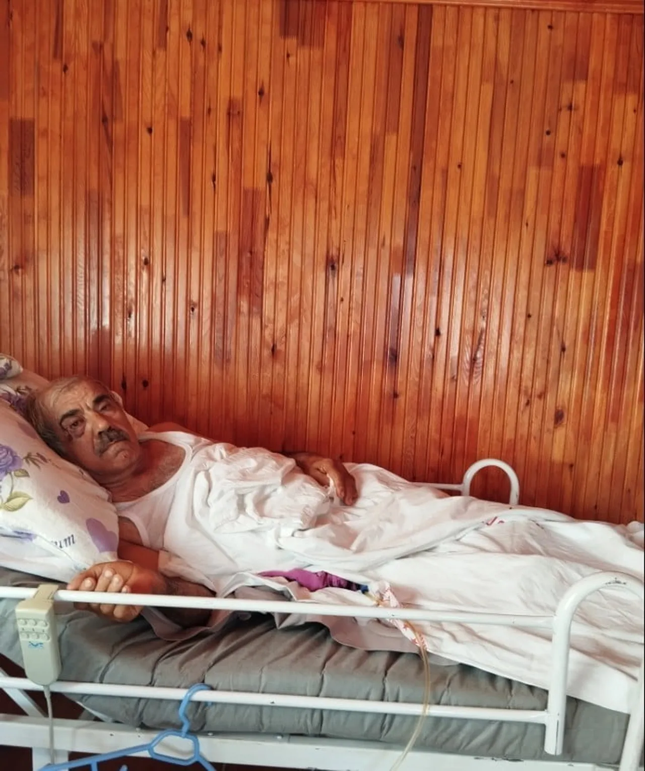 SİNOP’UN AYANCIK İLÇESİNDE GEÇİRDİĞİ KAZANIN ARDINDAN BELDEN AŞAĞI FELÇ KALAN 67 YAŞINDAKİ HASAN...