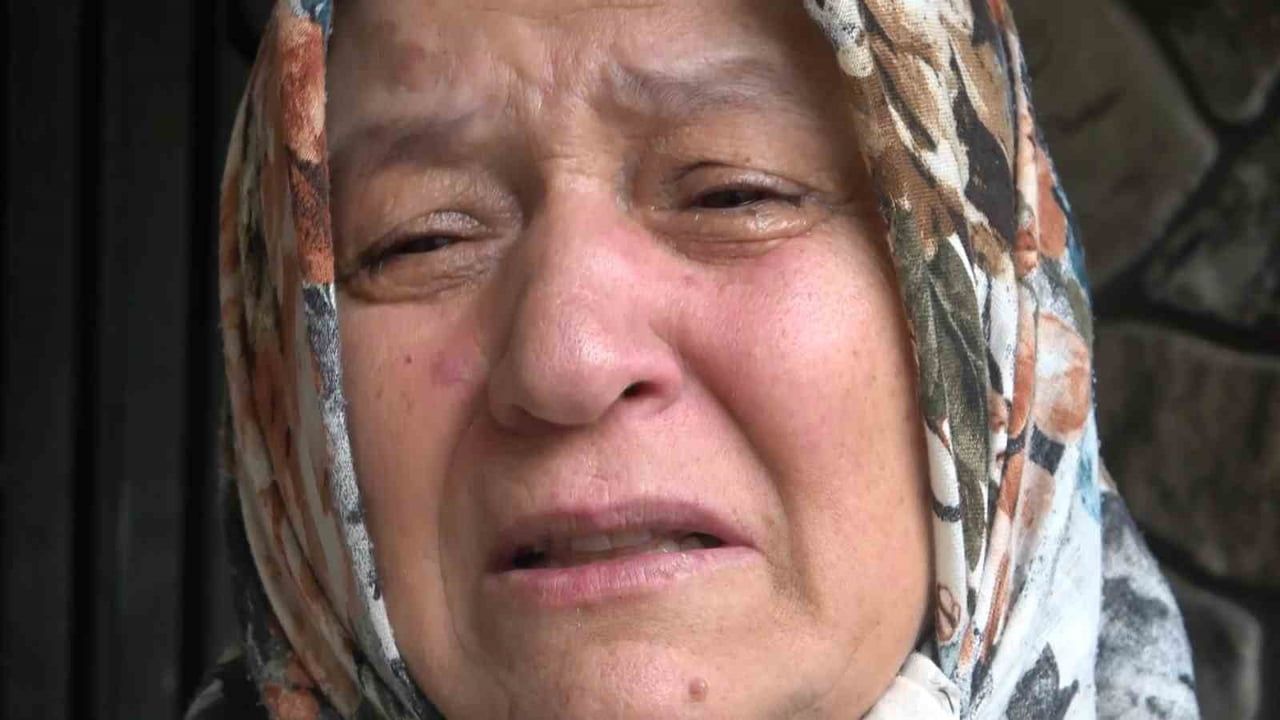 GÖZÜ YAŞLI ANNE GÜLLÜ KARAPINAR İHA MİKROFONUNA KONUŞTU. ACILI ANNE, "SAĞ YADA ÖLÜ, OĞLUMU...