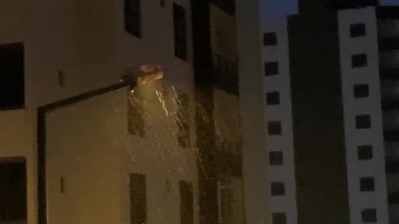 Mersin'de şiddetli yağış etkisini sürdürüyor
