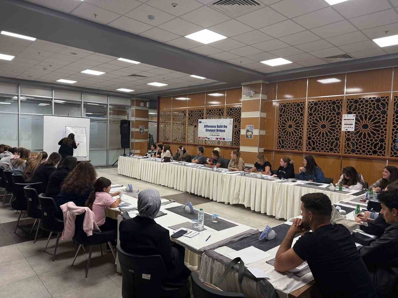 BİTLİS’TE DÜZENLENEN ERASMUS+ PROJESİ KAPSAMINDA MACARİSTAN, BULGARİSTAN, ROMANYA, SIRBİSTAN VE...