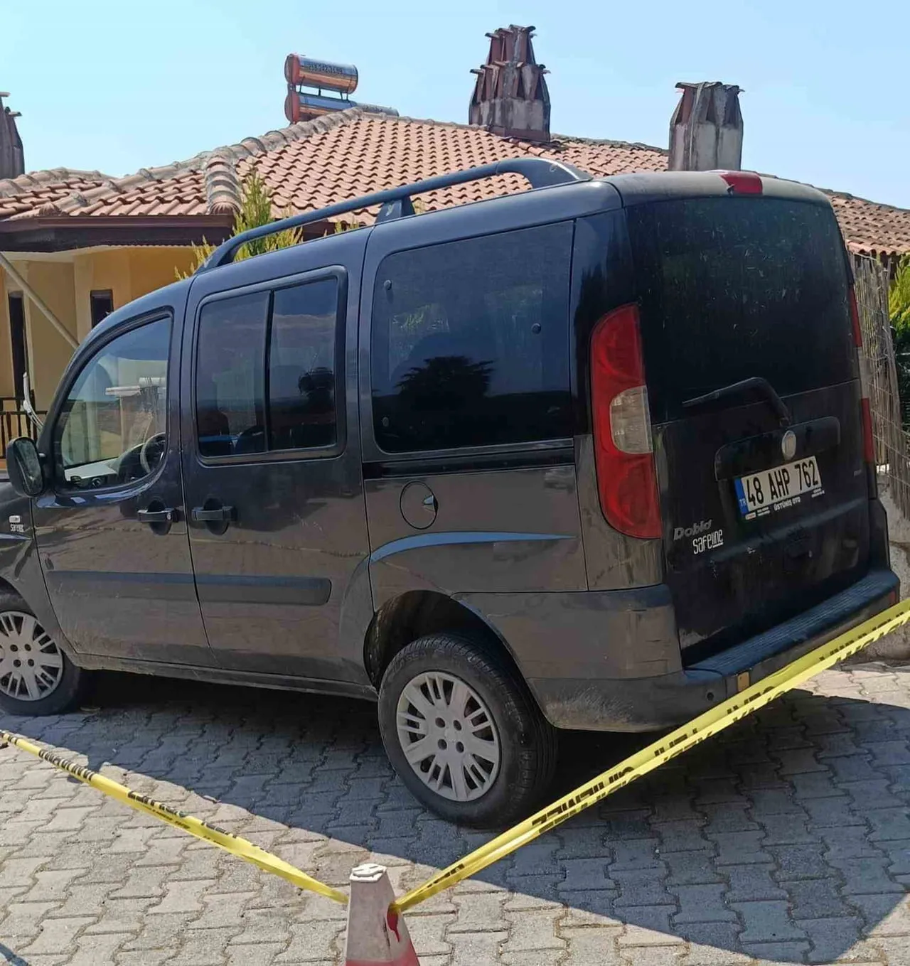 MUĞLA’NIN ULA İLÇESİNE BAĞLI GÖKOVA MAHALLESİ’NDE EVİN ÖNÜNDEN ÇALINAN OTOMOBİL, YİNE GÖKOVA’DA...