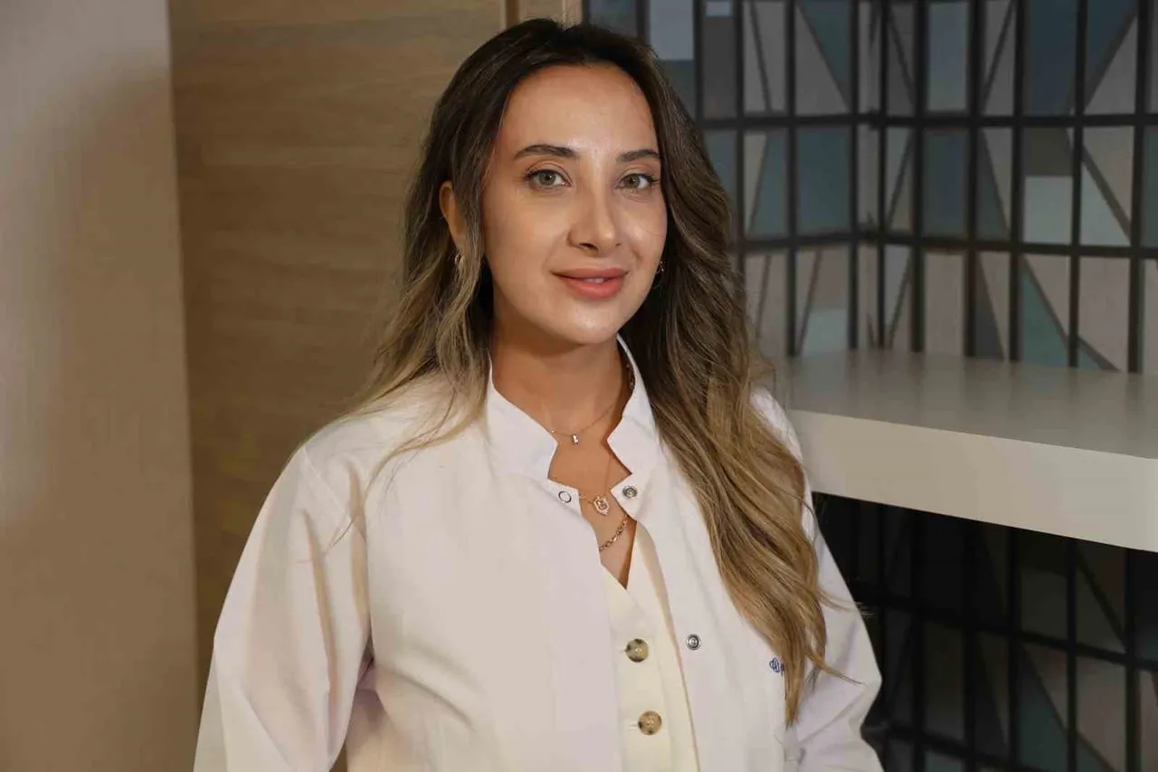 KADIN HASTALIKLARI VE DOĞUM UZMANI İREM HATİPOĞLU
