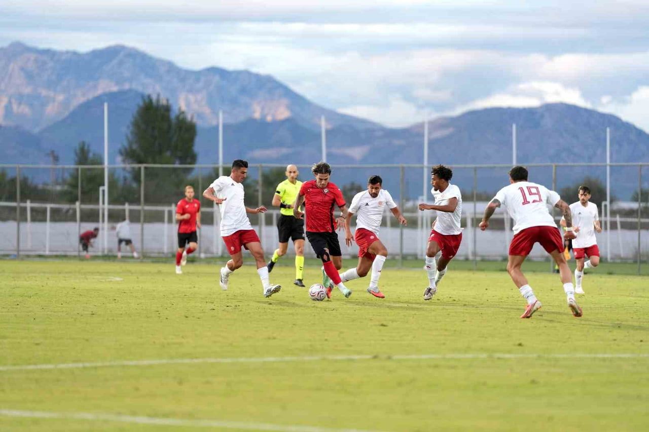 ÇORUM FK, HAZIRLIK MAÇINDA KARŞILAŞTIĞI ANTALYASPOR’A 2-1 MAĞLUP OLDU.