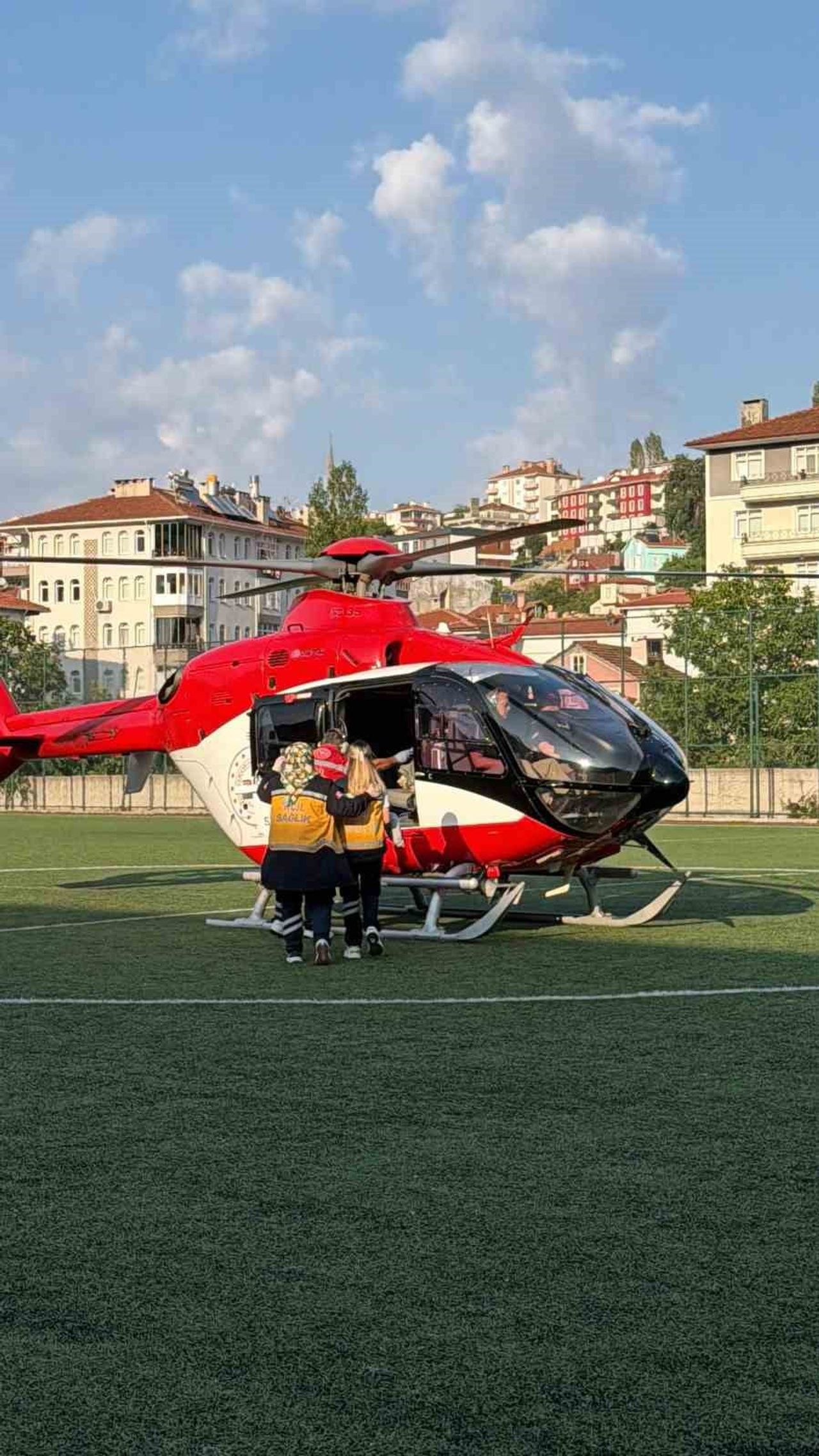 KASTAMONU'NUN DOĞANYURT İLÇESİNDE ÜZERİNE KAYNAR SU DÖKÜLEN BEBEK, AMBULANS HELİKOPTERLE SEVK...