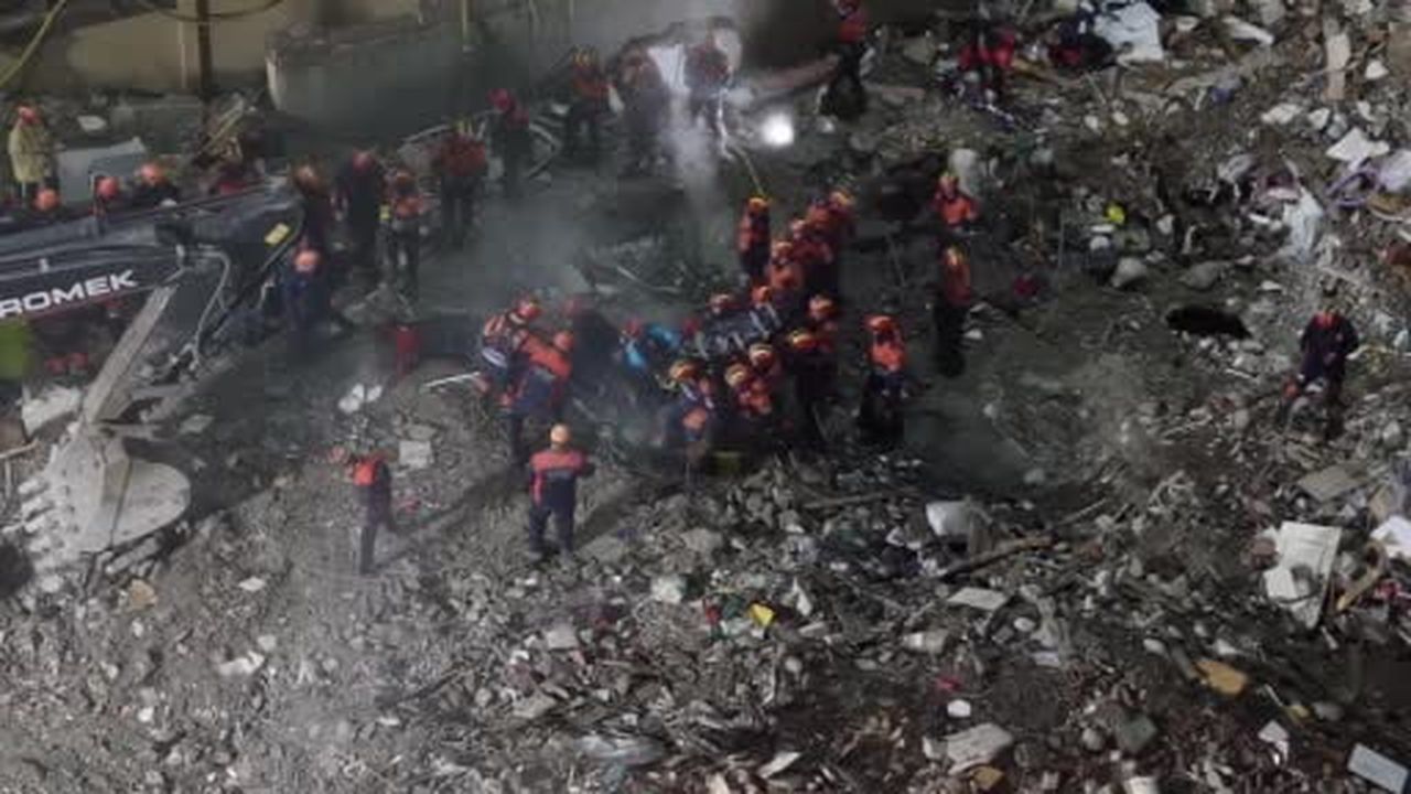Maltepe’de çöken binanın enkazından son kişi 25 saat sonra çıkarıldı