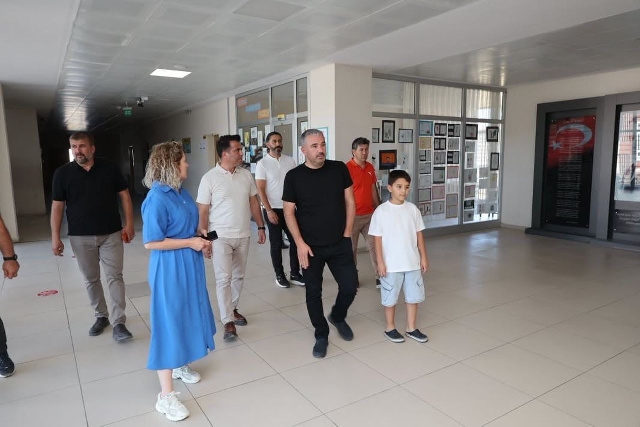 PURSAKLAR BELEDİYESİ, İLÇEDEKİ OKULLARIN EĞİTİM-ÖĞRETİM ORTAMLARININ DAHA GÜVENLİ, MODERN VE...