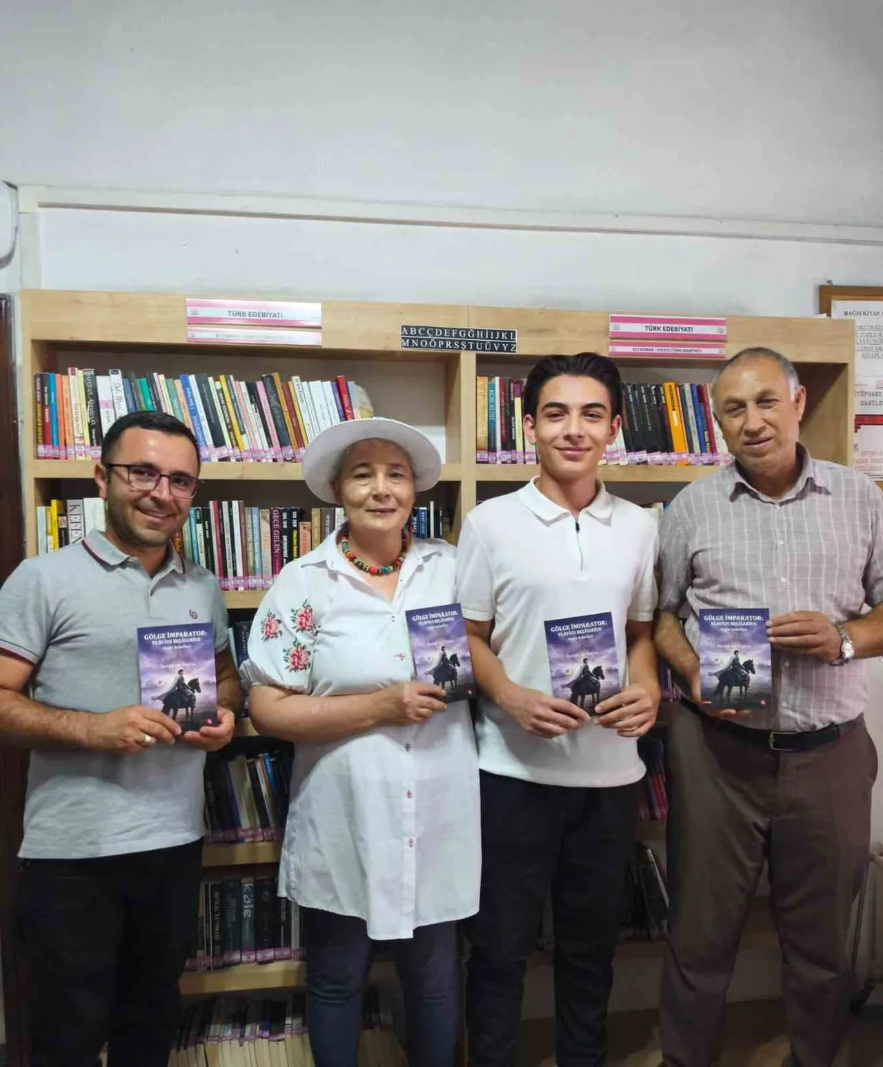 BOR KÜTÜPHANESİ’NDE YAZARLAR BULUŞTU