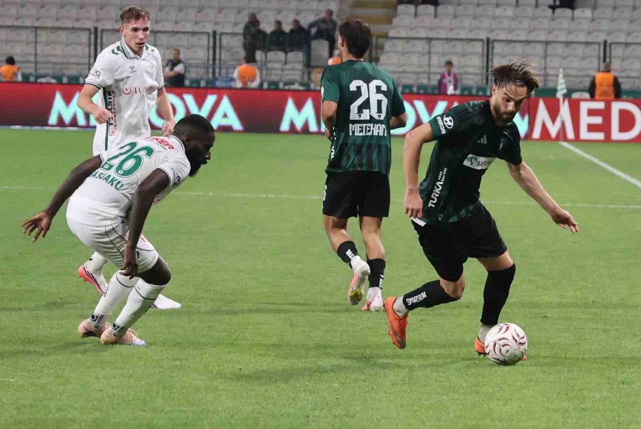 TRENDYOL SÜPER LİG'İN 3. HAFTASINDA KONYASPOR, SAHASINDA KARŞILAŞTIĞI KOCAELİSPOR’A 2-1 MAĞLUP...