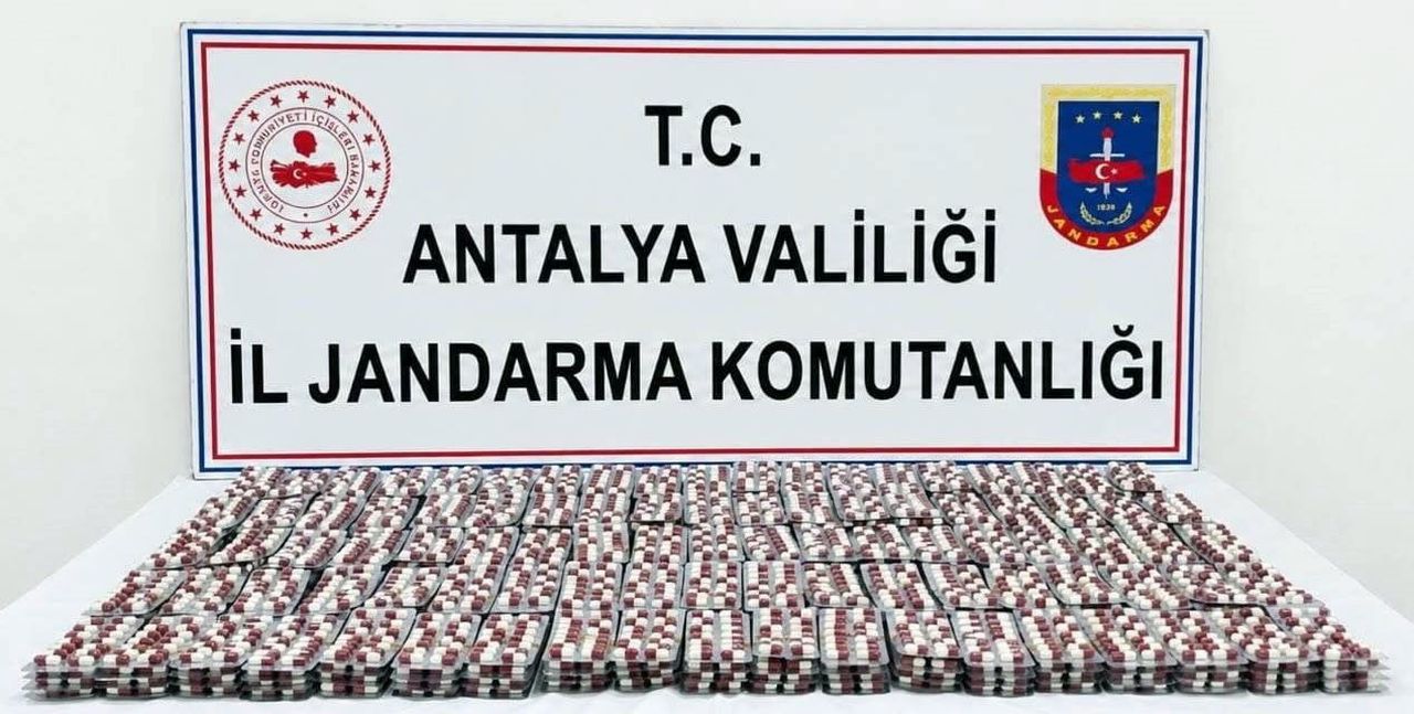 ANTALYA'NIN MANAVGAT İLÇESİNDE DÜZENLENEN UYUŞTURUCU OPERASYONUNDA 6 BİN 540 SENTETİK HAP ELE...
