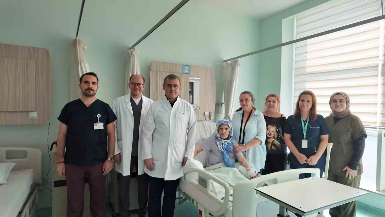 BURSA'DA DAHA ÖNCE İKİ KEZ KALP KAPAK AMELİYATI GEÇİREN VE ÜÇÜNCÜ BİR AÇIK KALP OPERASYONU YÜKSEK...