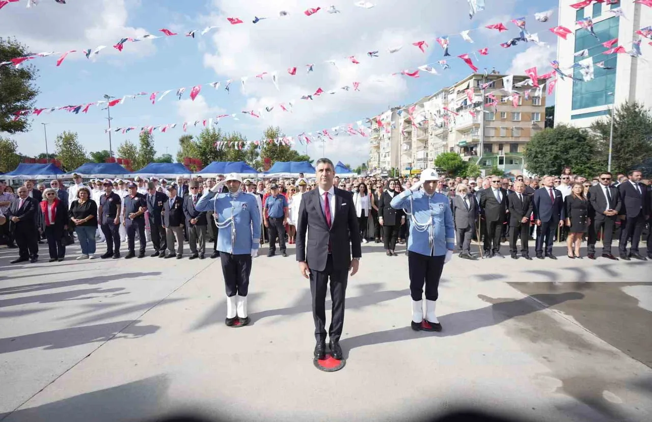 30 AĞUSTOS 1922’DE DUMLUPINAR’DA BAŞKOMUTAN GAZİ MUSTAFA KEMAL PAŞA’NIN ÖNDERLİĞİNDE ZAFERE ULAŞAN...