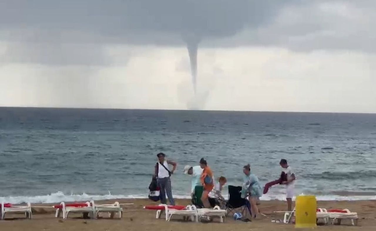 ANTALYA’NIN ALANYA İLÇESİNDEKİ İNCEKUM HALK PLAJI AÇIKLARINDA BUGÜN SAAT 14.00 SIRALARINDA AYNI...