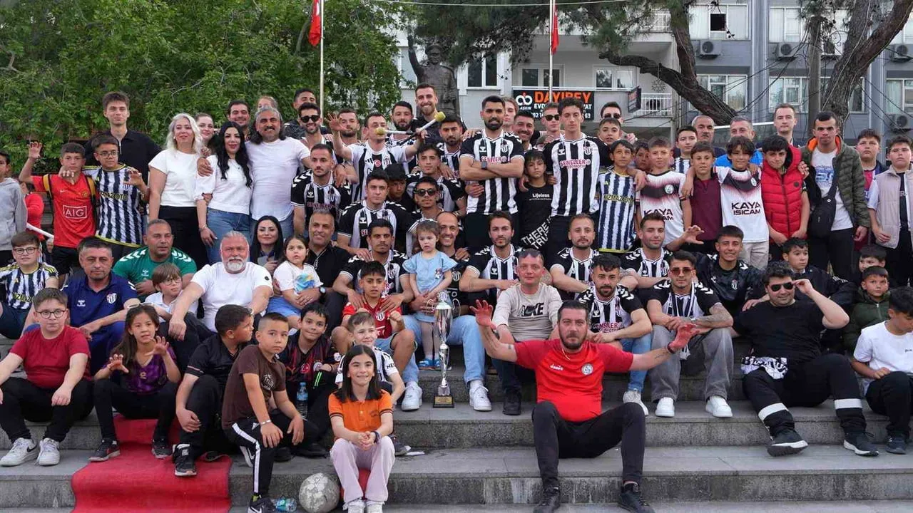 2025-2026 SEZONUNU BALIKESİR SÜPER AMATÖR LİG’DE OYNADIĞI 25 KARŞILAŞMANIN TAMAMINI KAZANARAK...