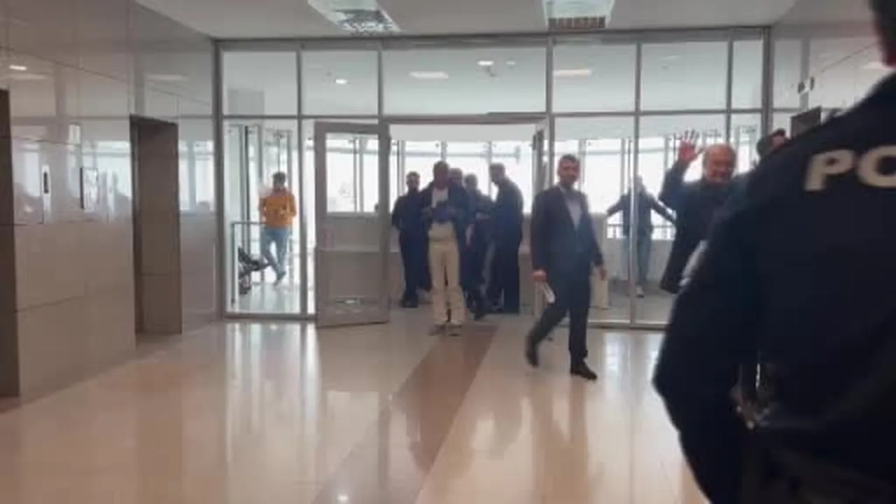 27. Dönem CHP Milletvekili Avukat Turan Aydoğan: "200 bin dolarlık vekalet ücreti insana her şeyi...