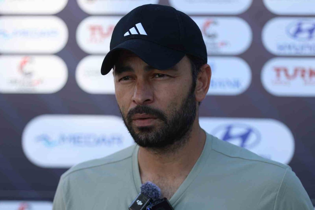 KOCAELİSPOR TEKNİK DİREKTÖRÜ SELÇUK İNAN