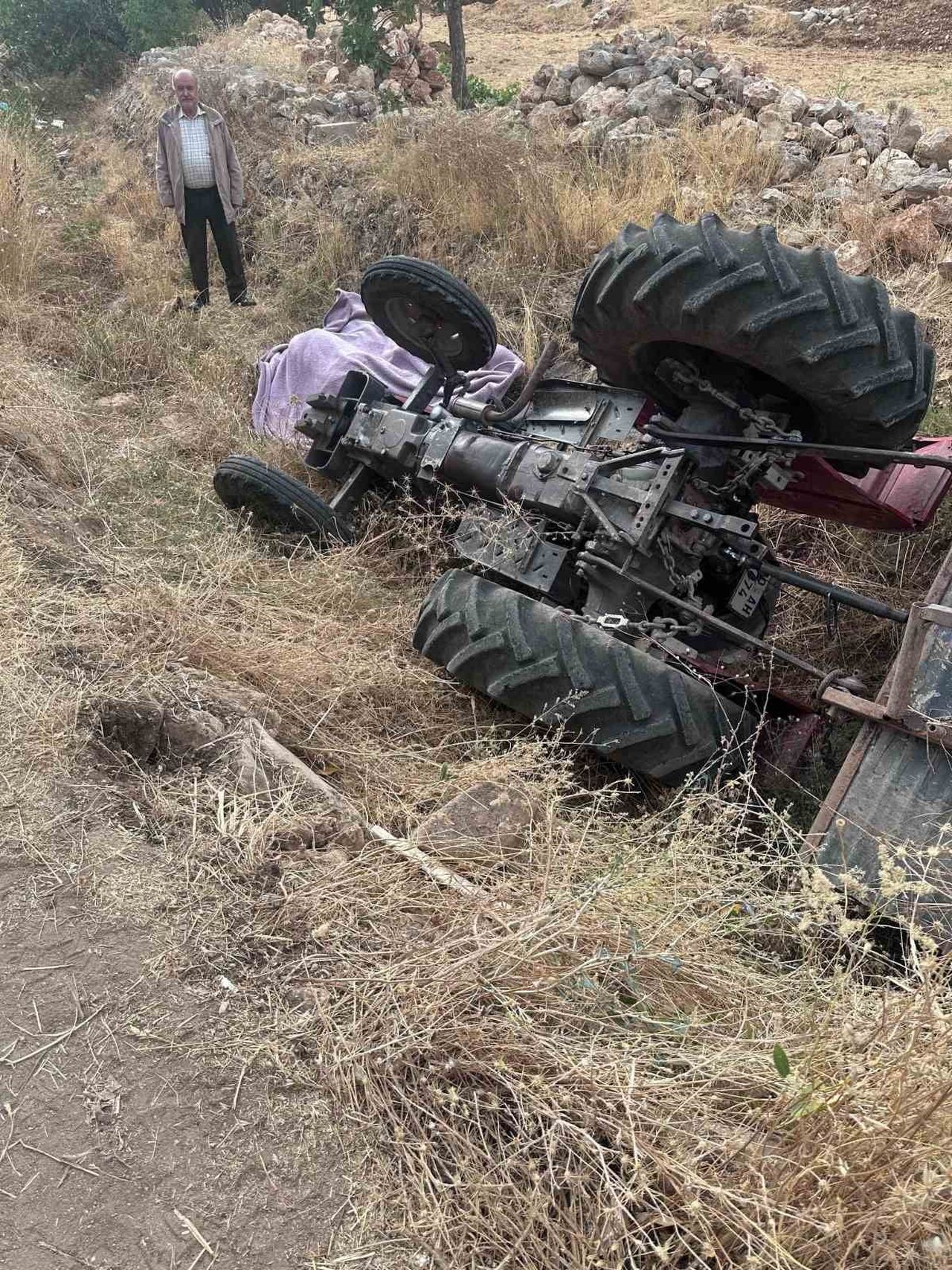 ADIYAMAN'IN GÖLBAŞI İLÇESİNDE TRAKTÖRÜN ŞARAMPOLE DEVRİLMESİ SONUCU 1 KİŞİ HAYATINI...