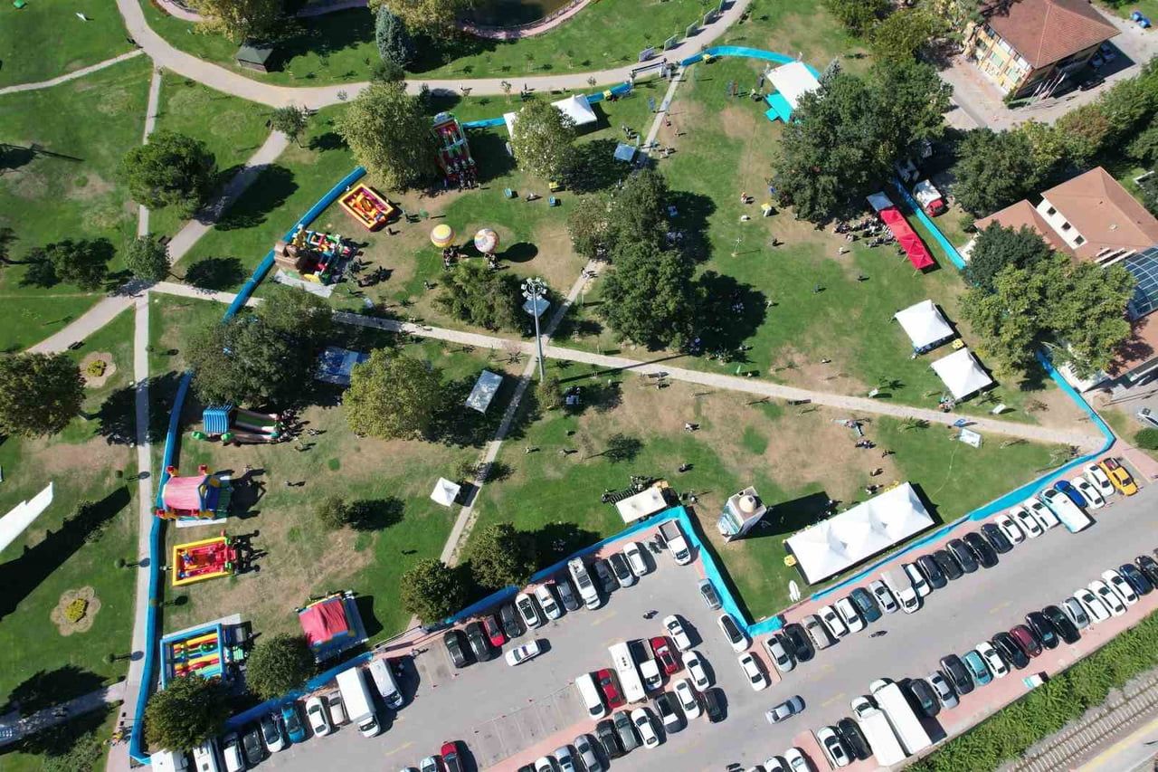 SAKARYA'DA, YAZ SEZONU BOYUNCA 200'DEN FAZLA MAHALLEDE 20 BİNDEN FAZLA ÇOCUĞA ULAŞAN ETKİNLİKLERİN...