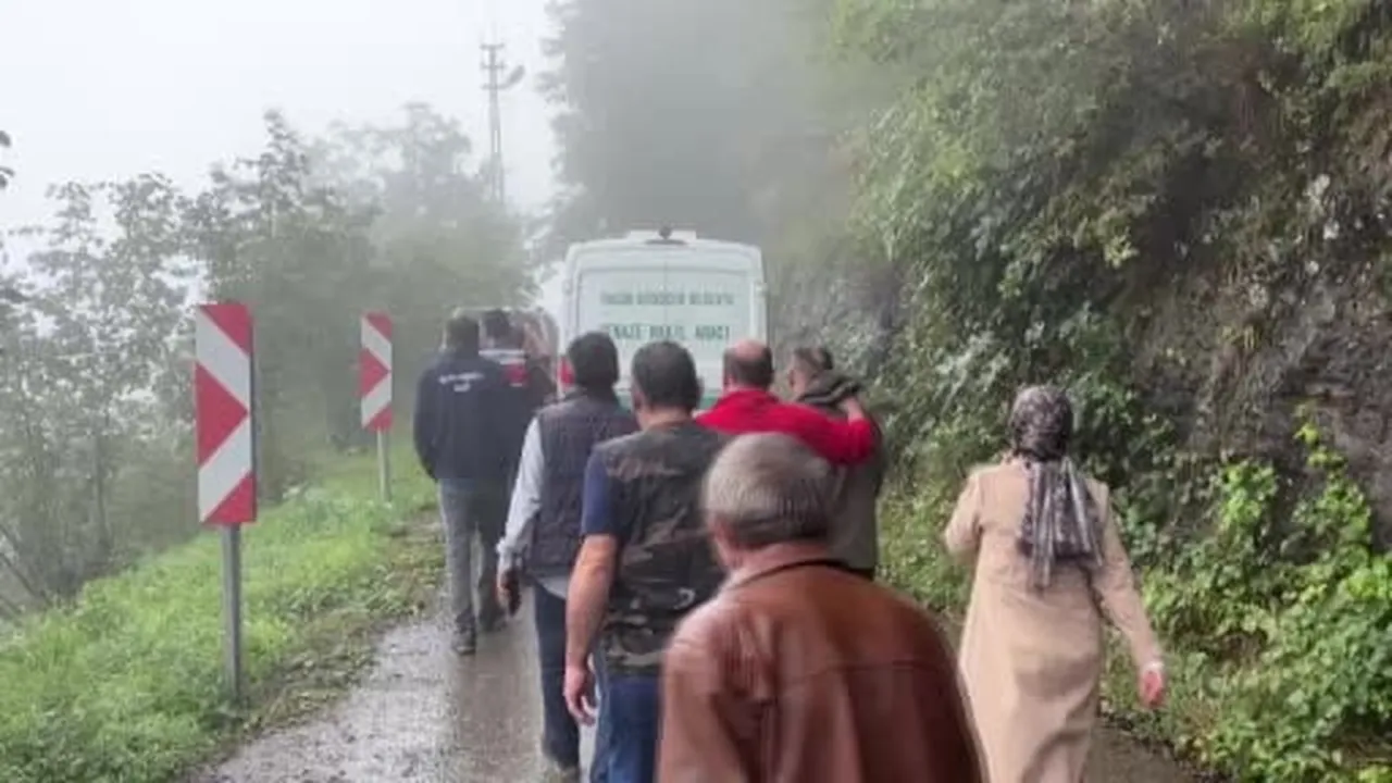 Trabzon'da toprak kayması: 1 ölü