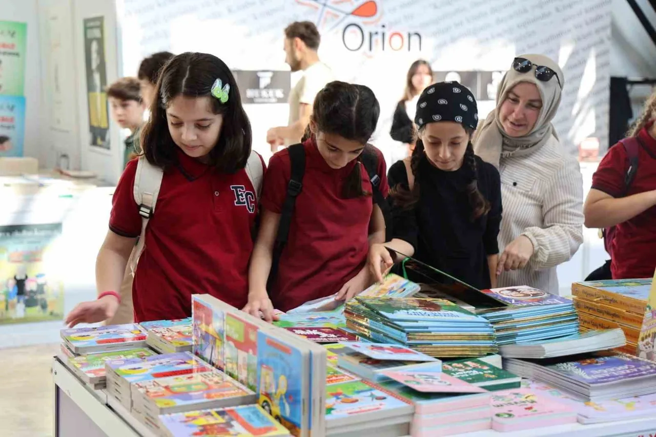 KOCAELİ BÜYÜKŞEHİR BELEDİYESİ TARAFINDAN DÜZENLENEN 16. ULUSLARARASI KOCAELİ KİTAP FUARI, FARKLI...
