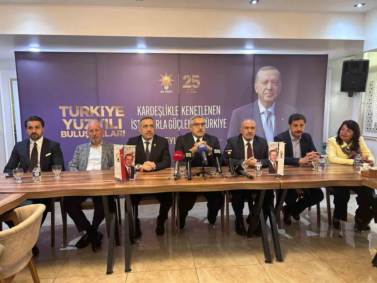 AK PARTİ GENEL BAŞKAN YARDIMCISI HÜSEYİN YAYMAN, VAN’DA KATILDIĞI TÜRKİYE YÜZYILI BULUŞMALARI...
