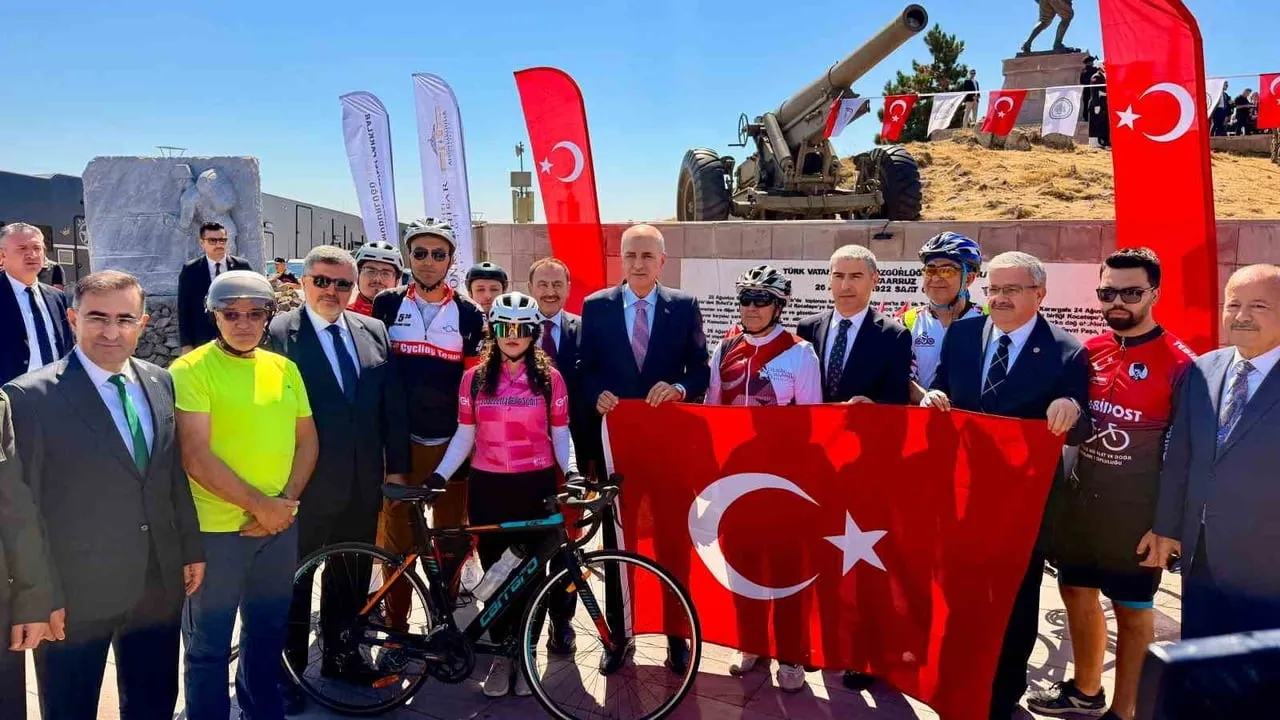 TBMM BAŞKANI NUMAN KURTULMUŞ, BÜYÜK TAARRUZ'UN 104'NCÜ YIL DÖNÜMÜ ÇERÇEVESİNDE KOCATEPE'DE...