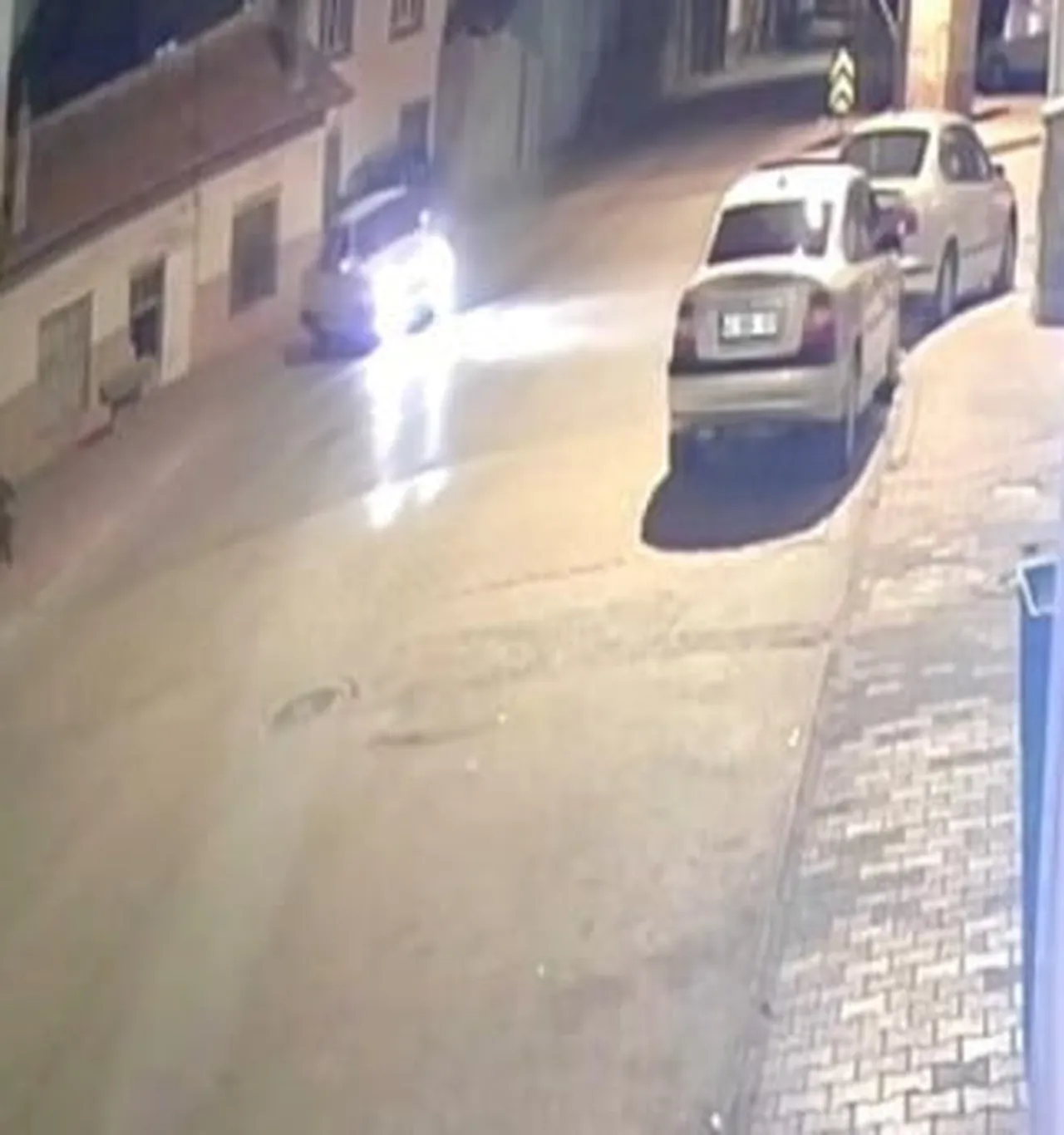 KONYA’DA DRİFT ATAN SÜRÜCÜYE 140 BİN LİRA CEZA KESİLİRKEN, EHLİYETİNE 2 AY SÜREYLE EL...