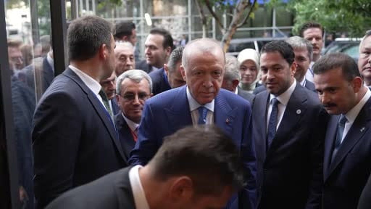 - Cumhurbaşkanı Erdoğan’dan New York’ta Türk pastanesine ziyaret