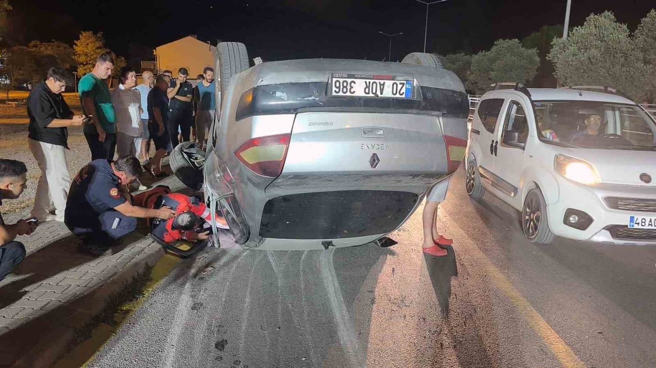 MUĞLA’NIN MENTEŞE İLÇESİNDE MEYDANA GELEN TEK TARAFLI KAZADA, TERS ŞERİDE GİREN OTOMOBİL...