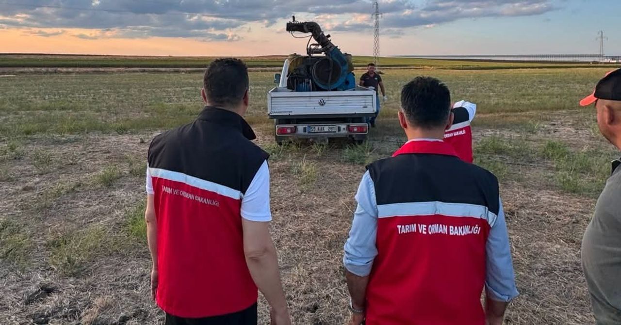 TEKİRDAĞ'IN MURATLI İLÇESİNDE ÇEKİRGELERİN ÜREME ALANI OLARAK BİLİNEN MERADA YÜRÜTÜLEN MÜCADELE...