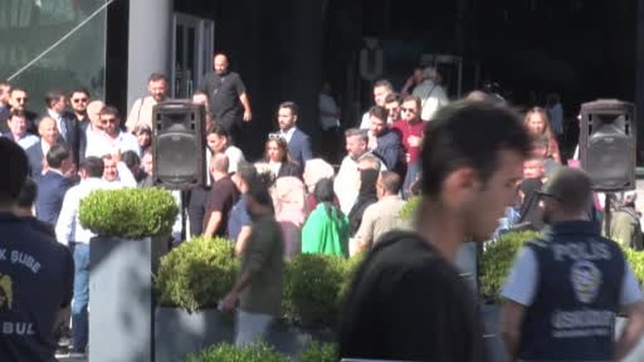 AK Parti’den Üsküdar Belediyesi’ne "hizmetsizlik" protestosu